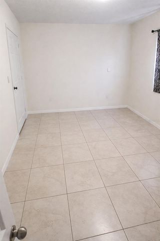 6115 N ALBANY AVENUE, Tampa, FL 33604