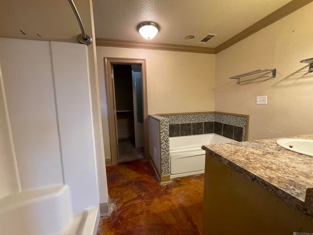 3320 Monterrey Dr, Baton Rouge, LA 70814