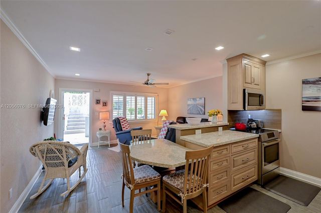 2170 NE 51 Court B6, Fort Lauderdale, FL 33308
