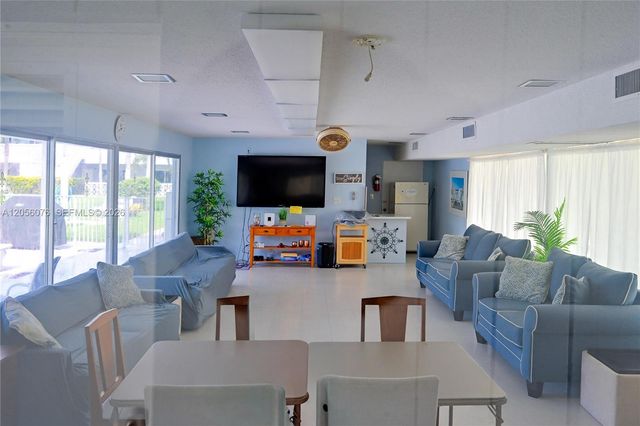 2170 NE 51 Court B6, Fort Lauderdale, FL 33308