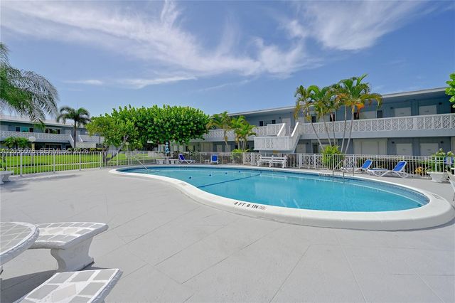 2170 NE 51 Court B6, Fort Lauderdale, FL 33308