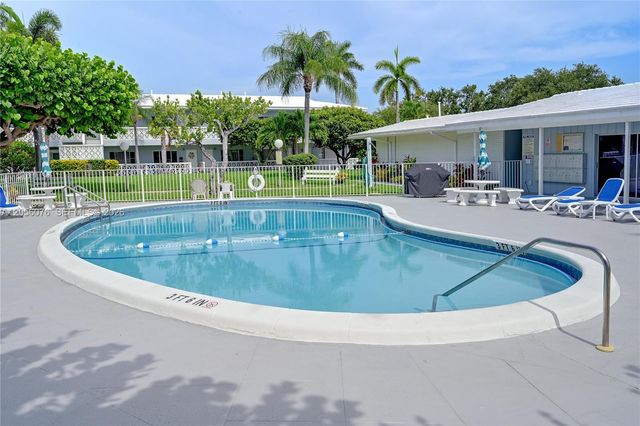 2170 NE 51 Court B6, Fort Lauderdale, FL 33308