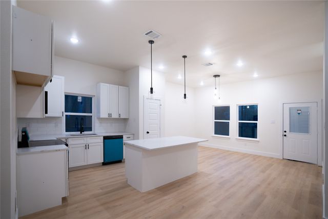 219 W Beachwood Loop, Trinidad, TX 75163