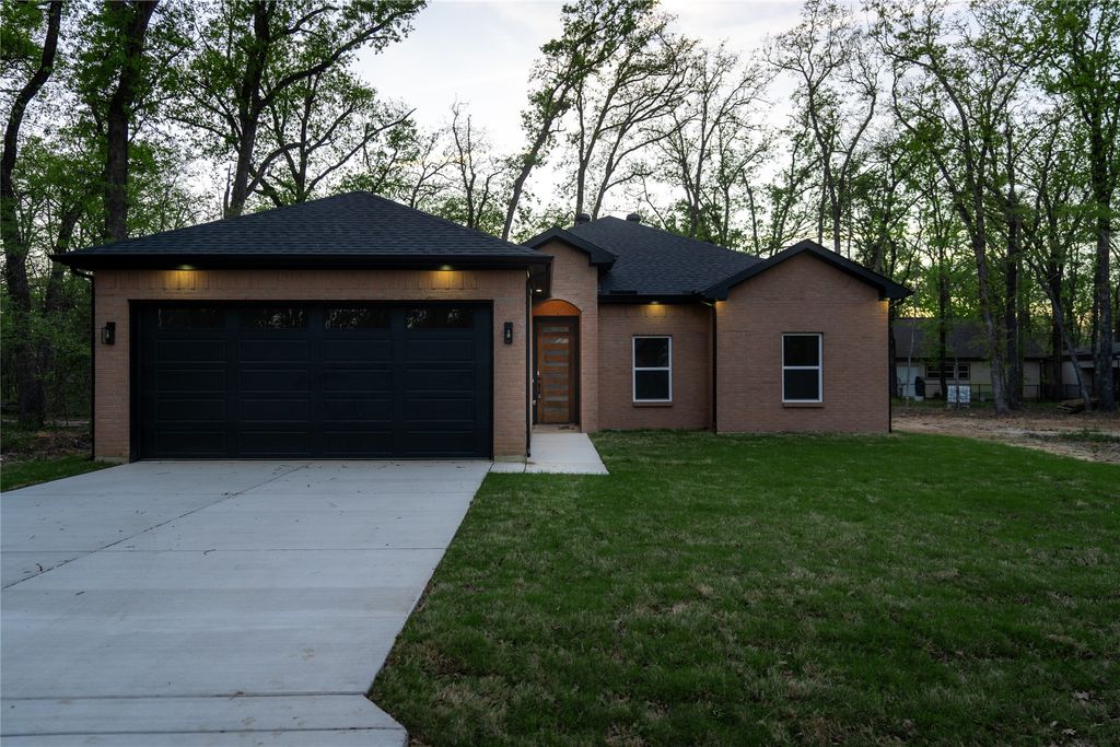 219 W Beachwood Loop, Trinidad, TX 75163