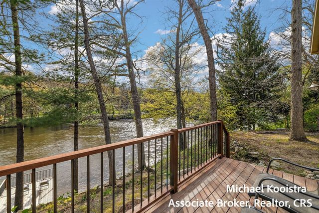 7320 Valhalla Drive, Alto, MI 49302