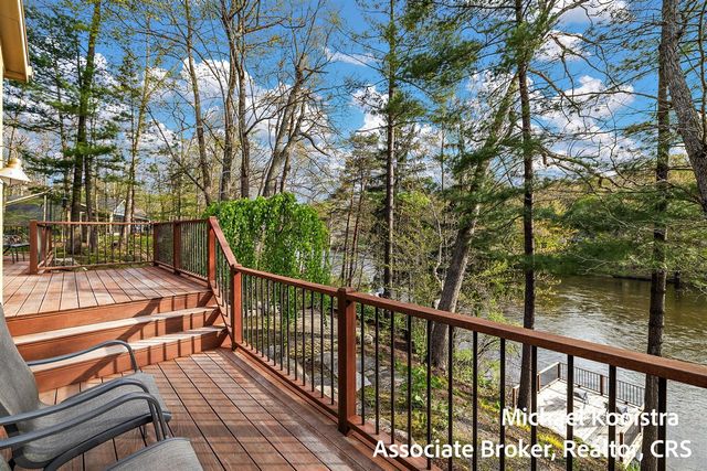 7320 Valhalla Drive, Alto, MI 49302