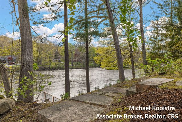 7320 Valhalla Drive, Alto, MI 49302
