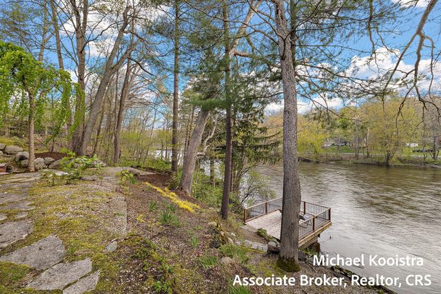 7320 Valhalla Drive, Alto, MI 49302