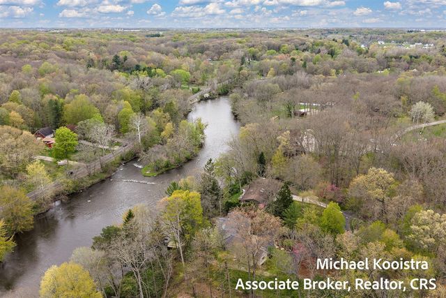 7320 Valhalla Drive, Alto, MI 49302