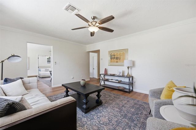 7242 LYNNWOOD AVENUE N, St Petersburg, FL 33710