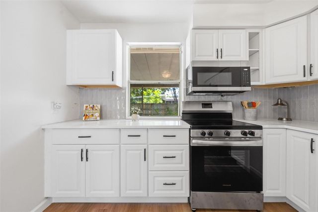 7242 LYNNWOOD AVENUE N, St Petersburg, FL 33710