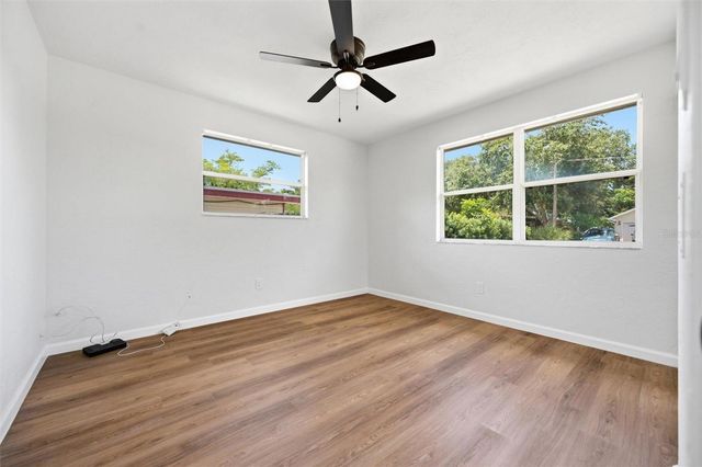 7242 LYNNWOOD AVENUE N, St Petersburg, FL 33710