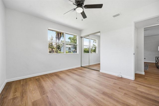 7242 LYNNWOOD AVENUE N, St Petersburg, FL 33710
