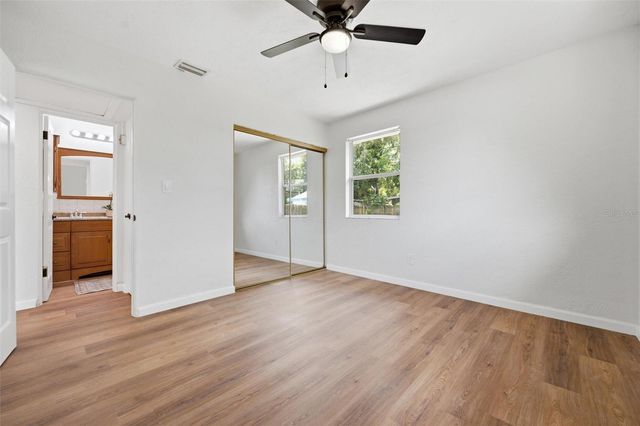 7242 LYNNWOOD AVENUE N, St Petersburg, FL 33710