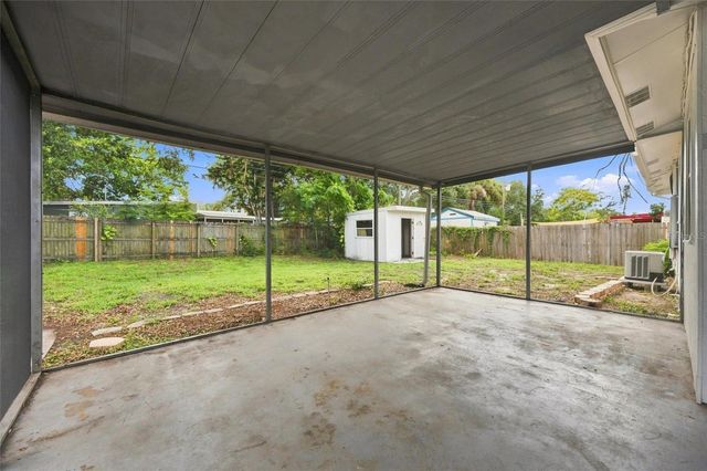 7242 LYNNWOOD AVENUE N, St Petersburg, FL 33710