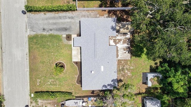 7242 LYNNWOOD AVENUE N, St Petersburg, FL 33710