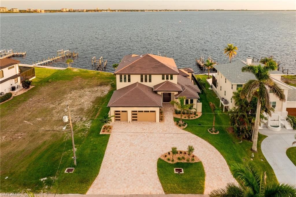 1024 Dolphin DR, CAPE CORAL, FL 33904 — photo 3