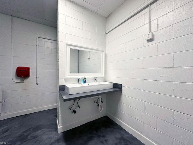 227 E Mercury BLVD, Hampton, VA 23669