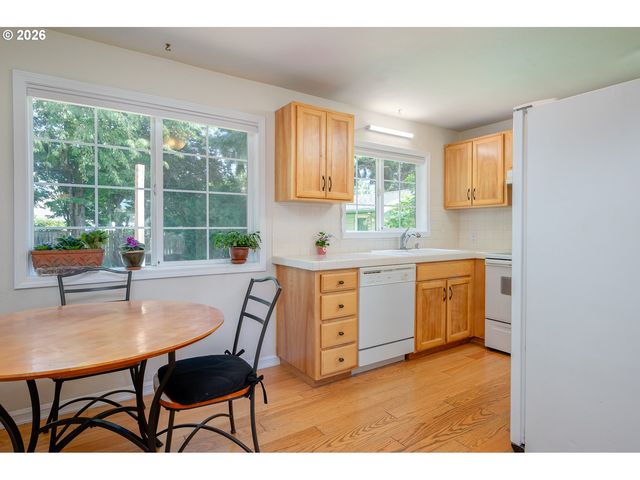 5044 Ne CULLY Blvd, Portland, OR 97218