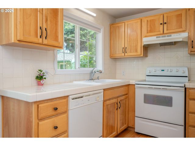 5044 Ne CULLY Blvd, Portland, OR 97218