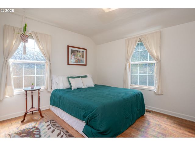 5044 Ne CULLY Blvd, Portland, OR 97218