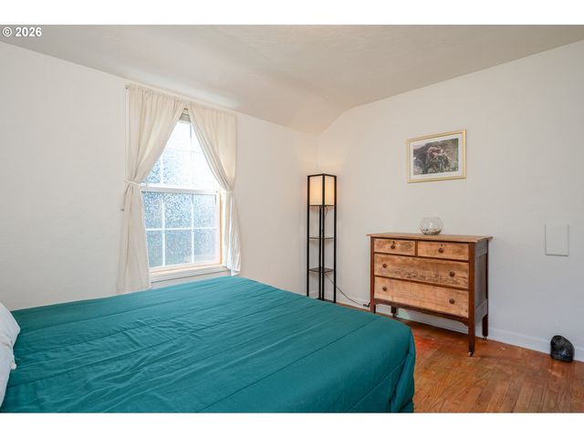 5044 Ne CULLY Blvd, Portland, OR 97218