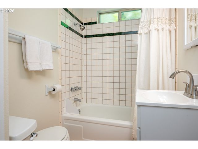 5044 Ne CULLY Blvd, Portland, OR 97218