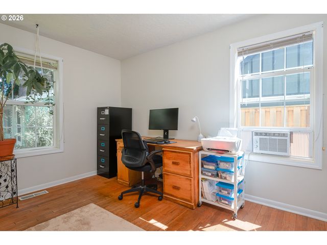 5044 Ne CULLY Blvd, Portland, OR 97218