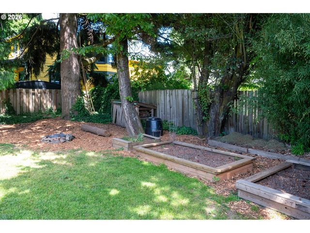 5044 Ne CULLY Blvd, Portland, OR 97218