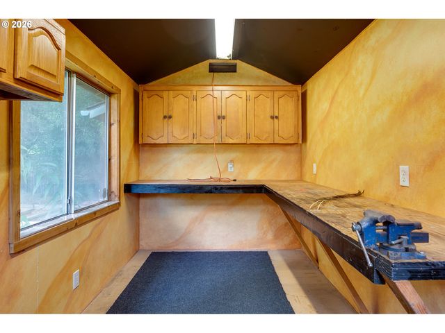 5044 Ne CULLY Blvd, Portland, OR 97218