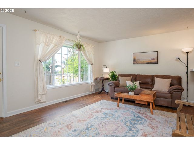 5044 Ne CULLY Blvd, Portland, OR 97218