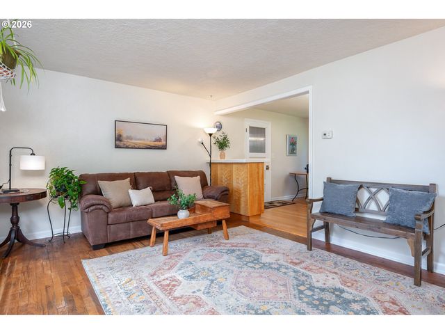 5044 Ne CULLY Blvd, Portland, OR 97218