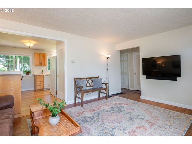 5044 Ne CULLY Blvd, Portland, OR 97218