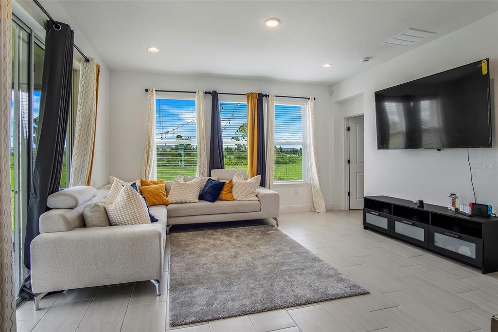 Image 24 of property listing at 18863 RAWSON STREET, Orlando, FL 32827