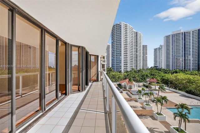 3640 Yacht Club Dr 708, Aventura, FL 33180