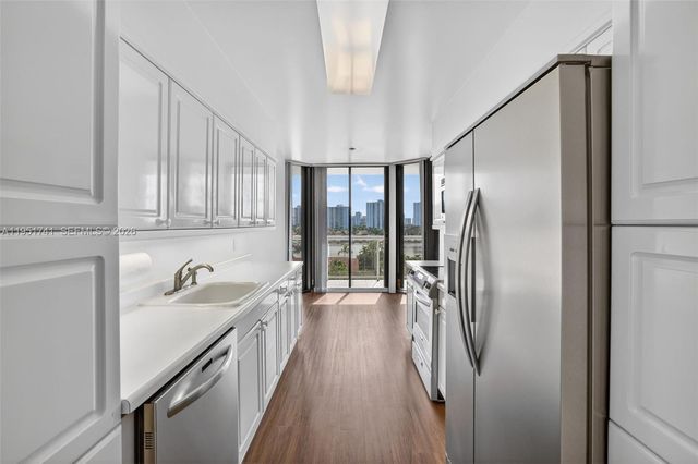 3640 Yacht Club Dr 708, Aventura, FL 33180