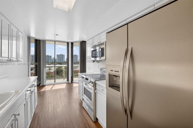 3640 Yacht Club Dr 708, Aventura, FL 33180