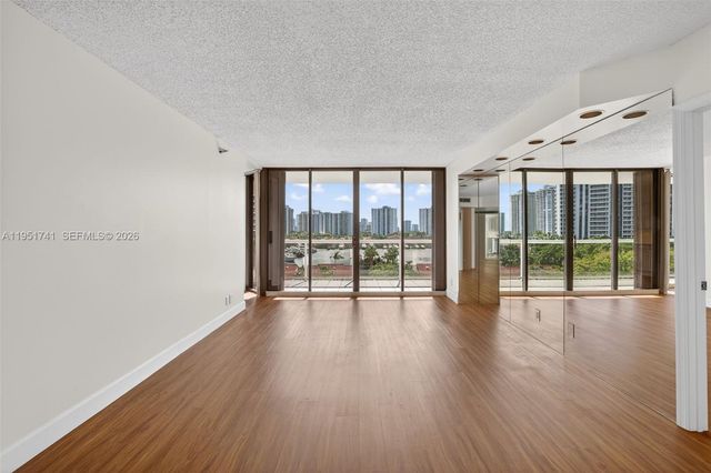 3640 Yacht Club Dr 708, Aventura, FL 33180