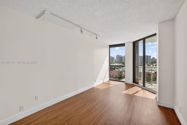 3640 Yacht Club Dr 708, Aventura, FL 33180