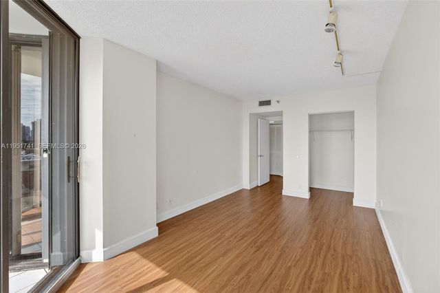 3640 Yacht Club Dr 708, Aventura, FL 33180