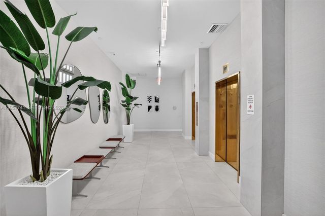 3640 Yacht Club Dr 708, Aventura, FL 33180