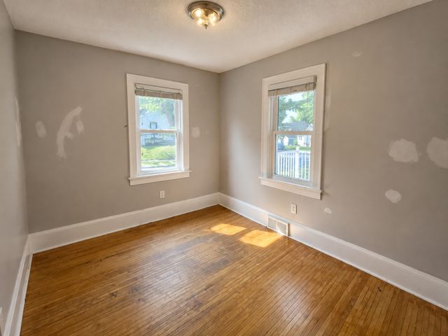 812 Pedersen Street, Saint Paul, MN 55119