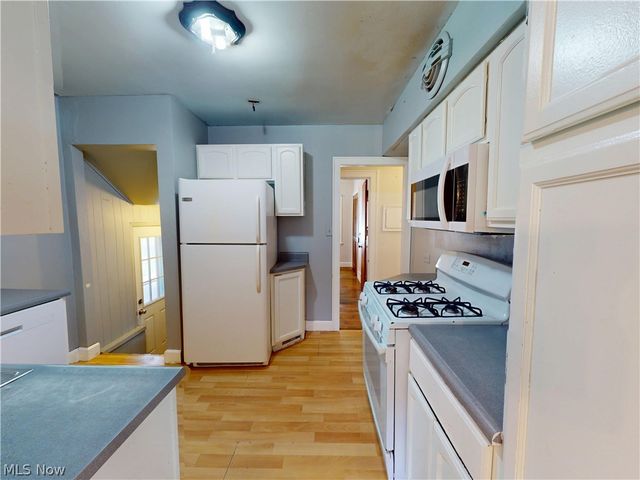 1560 Biltmore Road, Lyndhurst, OH 44124