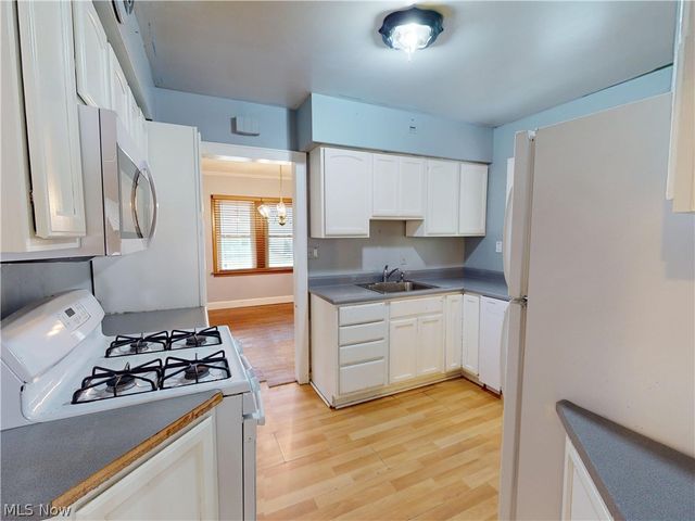1560 Biltmore Road, Lyndhurst, OH 44124