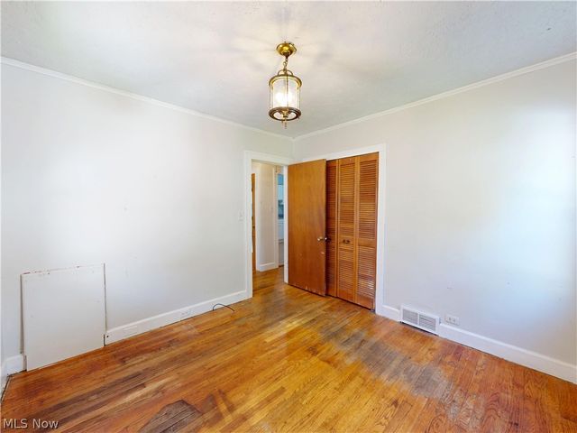 1560 Biltmore Road, Lyndhurst, OH 44124