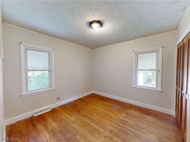 1560 Biltmore Road, Lyndhurst, OH 44124