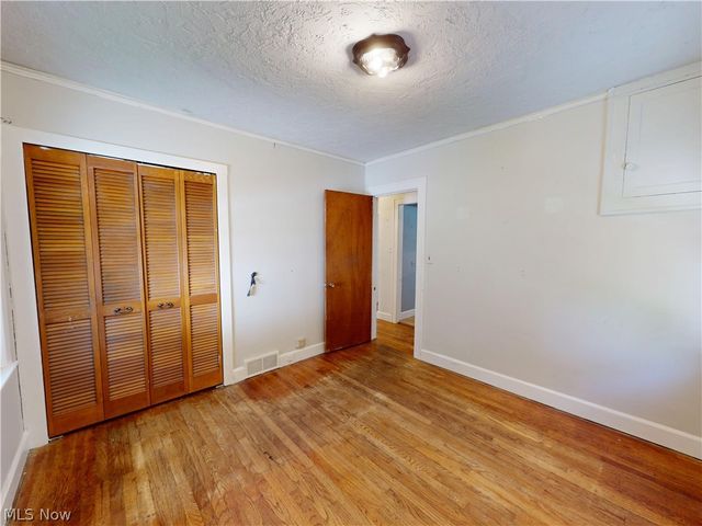 1560 Biltmore Road, Lyndhurst, OH 44124
