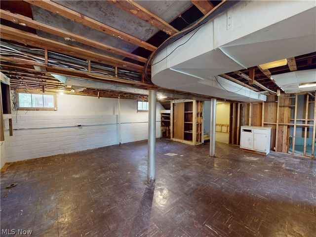 1560 Biltmore Road, Lyndhurst, OH 44124