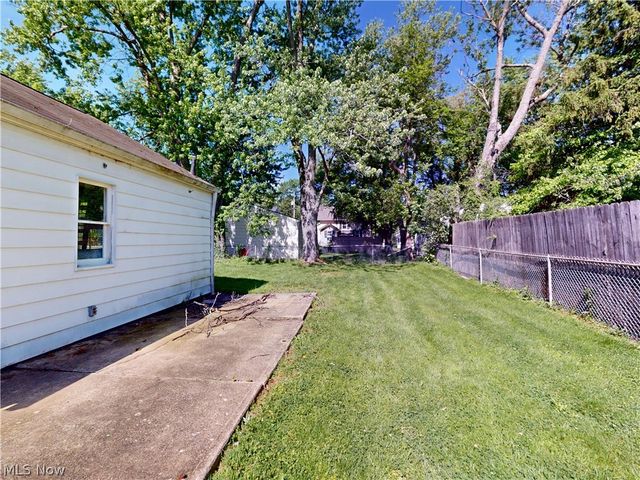 1560 Biltmore Road, Lyndhurst, OH 44124