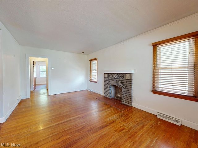 1560 Biltmore Road, Lyndhurst, OH 44124